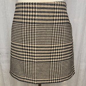 H&M Black and Tan Houndstooth Skirt